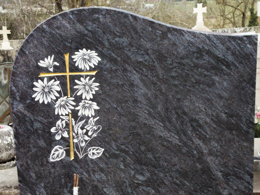 pierre tombale Marbrerie De Villa croix fleurit